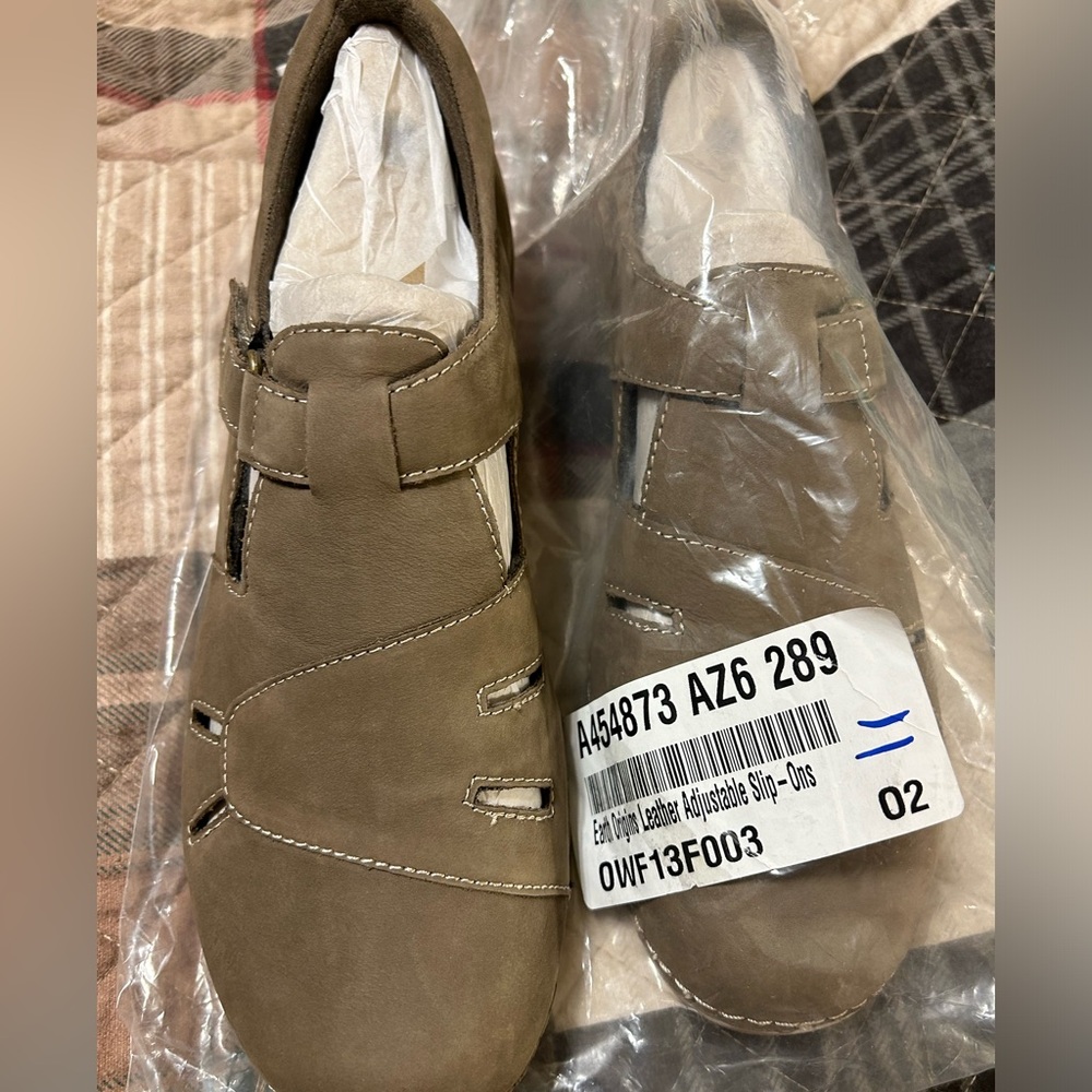 Earth Origins leather adjustable Slip-On shoes